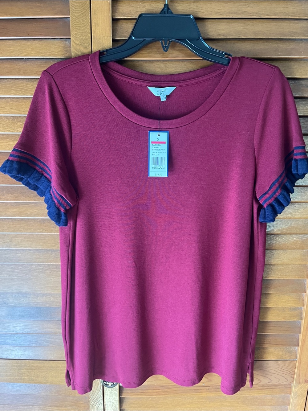 crown & ivy Wine Short Sleeve Tee with Navy Ruffle Sleeve Trim NWT Size Small